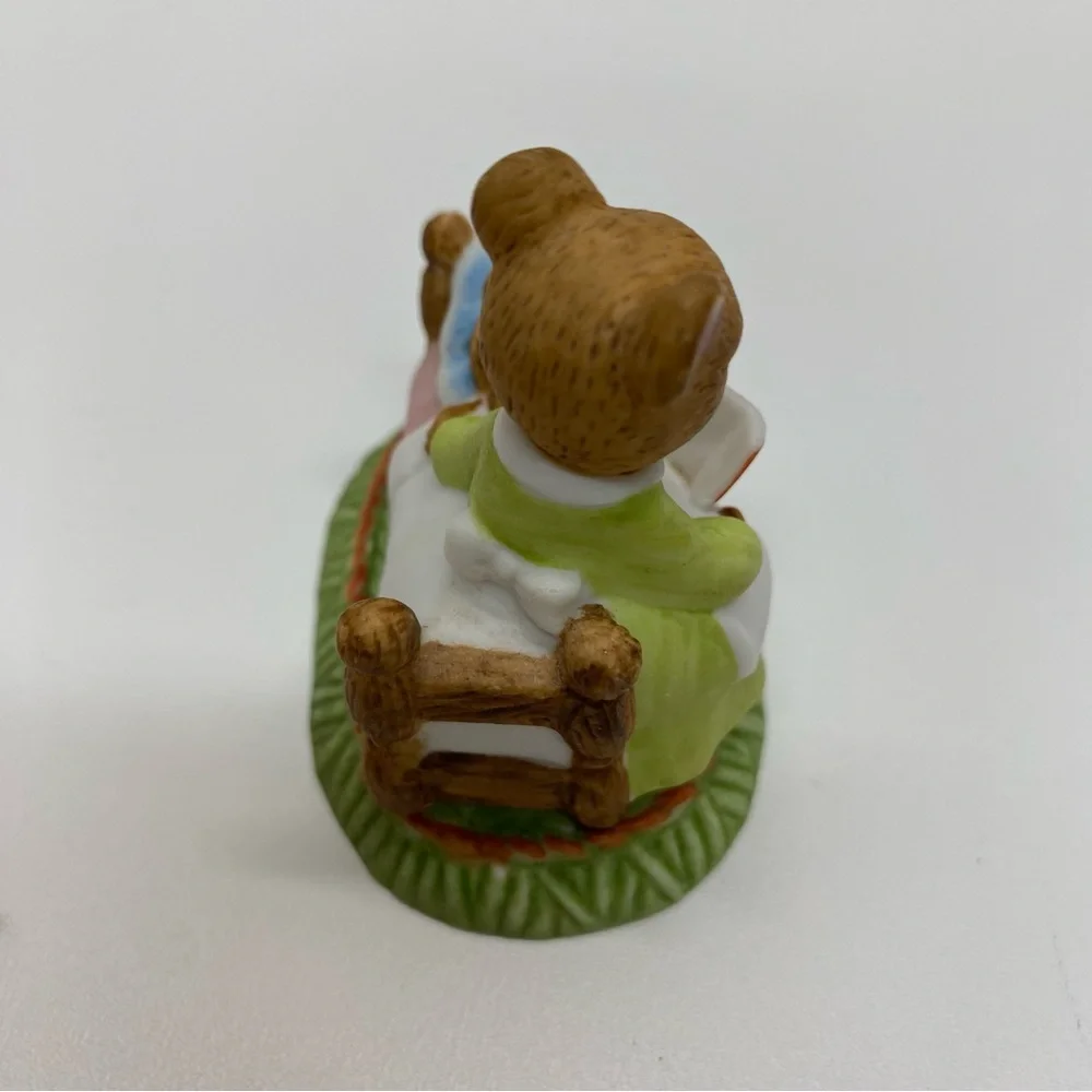 Enesco Vintage Mother Mouse Reading Bedtime Story To Baby Mouse 1976 E-8716 Deco